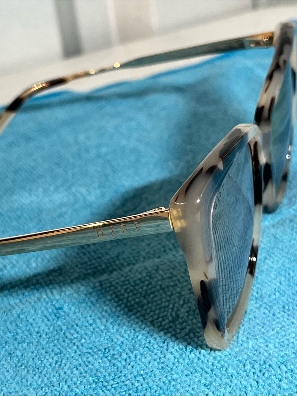 DIFF Eyewear Becky II Sunglasses Cream Tortoise Pink Mirror Lens With Case - Picture 7 of 8